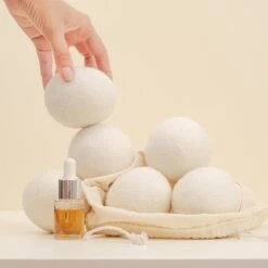 Apeiron Drogerballen - Droogballen - 6 XL Wasbollen - Droger - Duurzaam - Wasmachine - Wasverzachter - Energie Besparen - Zero Waste - Schapenvacht - Wol -bol winkel 1200x1200 1134