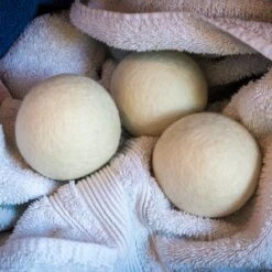 Apeiron Drogerballen - Droogballen - 6 XL Wasbollen - Droger - Duurzaam - Wasmachine - Wasverzachter - Energie Besparen - Zero Waste - Schapenvacht - Wol -bol winkel 1200x1200 1137