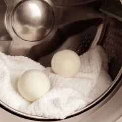 FAVE Drogerballen XL - 6 Stuks - Inclusief 2x Lavendelolie & Opbergzakje - Wasbol - Wasballen - Doseerbol - Droogballen - Duurzaam 5 FAVE Drogerballen XL - 6 Stuks - Inclusief 2x Lavendelolie & Opbergzakje - Wasbol - Wasballen - Doseerbol - Droogballen - Duurzaam -bol winkel 1200x1200 1224