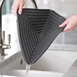 "Joseph Joseph Afdruipmat - Flume - Large - 31 X 43,5 Cm - Grijs" 3 "Joseph Joseph Afdruipmat - Flume - Large - 31 X 43,5 Cm - Grijs" -bol winkel 1200x1200 1388