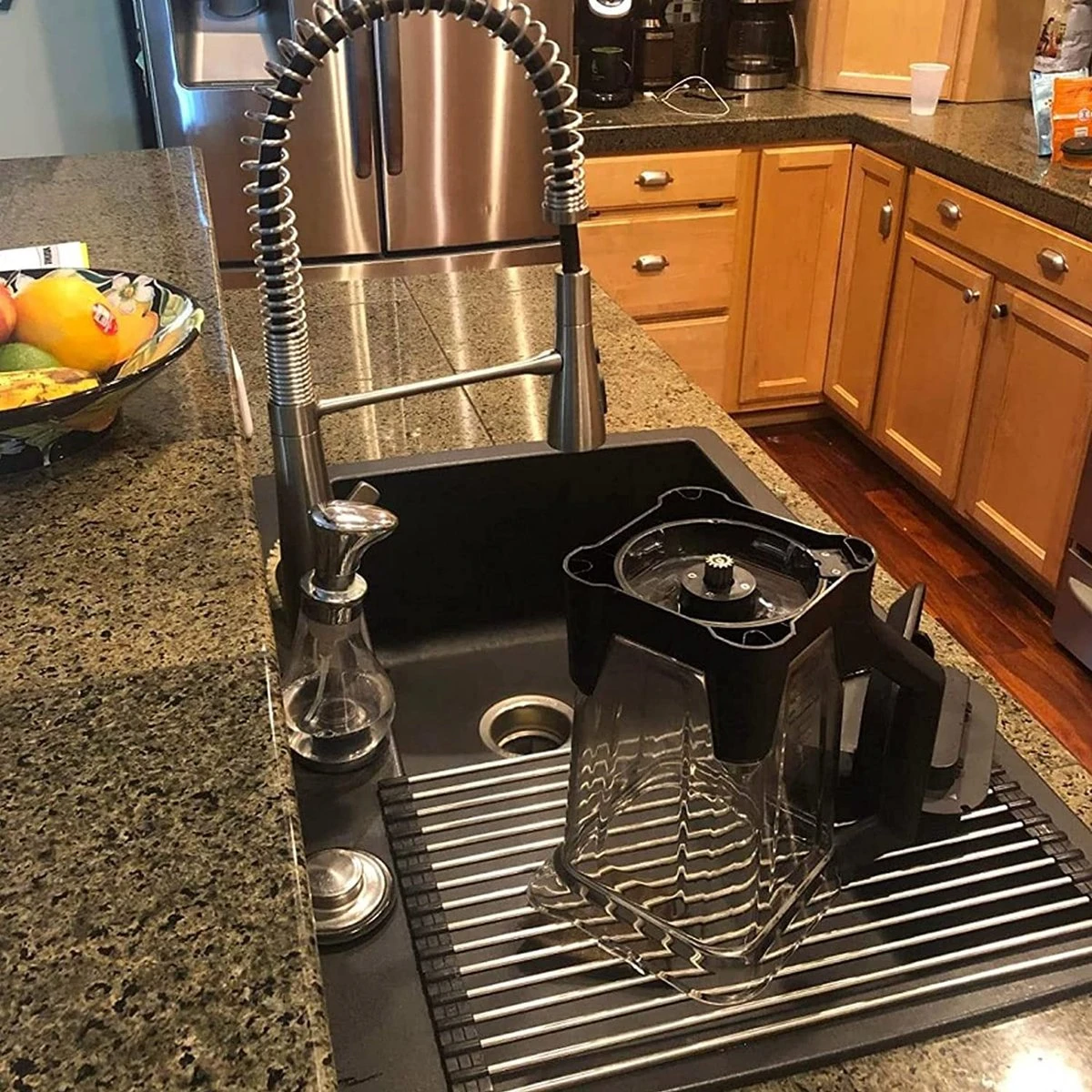 iBright Oprolbare Afdruiprek - Pannen rooster hittebestendig - Afdruiprooster - Pannenonderzetter - RVS Zwart IBright Oprolbare Afdruiprek - Pannen Rooster Hittebestendig - Afdruiprooster - Pannenonderzetter - RVS Zwart -bol winkel 1200x1200 1721