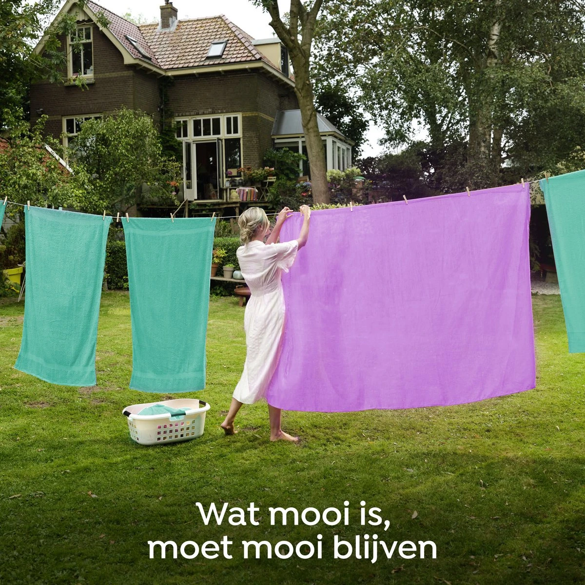 Robijn Collections Paradise Secret Wasverzachter - 8 x 30 wasbeurten - Voordeelverpakking Robijn Collections Paradise Secret Wasverzachter - 8 X 30 Wasbeurten - Voordeelverpakking -bol winkel 1200x1200 760