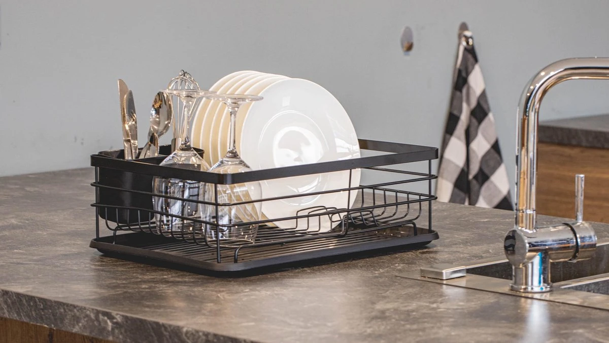 Sareva Afdruiprek - met plateau - Zwart Sareva Afdruiprek - Met Plateau - Zwart -bol winkel 1200x675 2