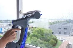 Swiss Pro+ Ruitenreiniger 3 In 1 WV 2 Blue Edition Window Vac - Ca. 120 M² - Waterzuiger - Incl. Smalle Zuigmond - Oplaadbaar - Raamwisser - Streeploos - Clicksystem - 2 Microvezeldoekjes - Met Sprayfunctie - Low Noise - Hepafilter 7 Swiss Pro+ Ruitenreiniger 3 In 1 WV 2 Blue Edition Window Vac - Ca. 120 M² - Waterzuiger - Incl. Smalle Zuigmond - Oplaadbaar - Raamwisser - Streeploos - Clicksystem - 2 Microvezeldoekjes - Met Sprayfunctie - Low Noise - Hepafilter -bol winkel 1200x799 23