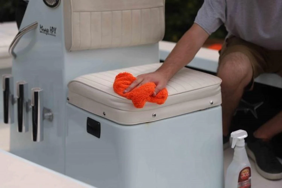 303® Multi-Surface Cleaner - 946 ml | Veilig voor alle soorten bekleding en vinyl. Vlekken verdwijnen binnen enkele minuten en verkleurde oppervlakken komen weer tot leven. 303® Multi-Surface Cleaner - 946 Ml | Veilig Voor Alle Soorten Bekleding En Vinyl. Vlekken Verdwijnen Binnen Enkele Minuten En Verkleurde Oppervlakken Komen Weer Tot Leven. -bol winkel 1200x800 37