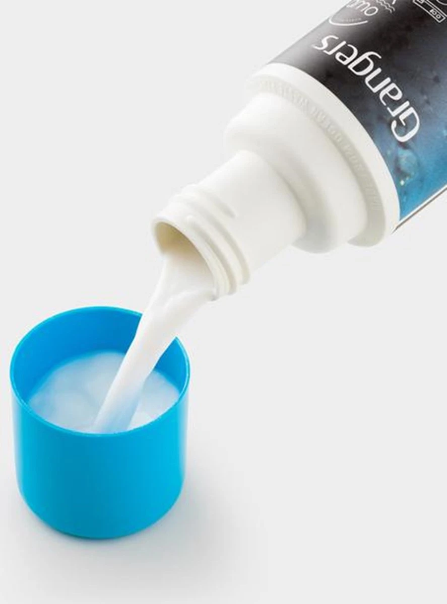 Granger's Wash + Repel Down 2 In 1 Grangers Granger's Wash + Repel Down 2 In 1 -bol winkel 887x1200 1